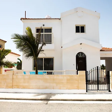 Green Bay Villas فيلة أيا نابا