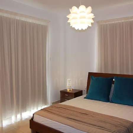 Green Bay Villas *